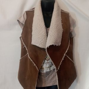 Women's Sherpa lined open vest Small